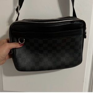 Men’s Louis Vuitton crossbody bag